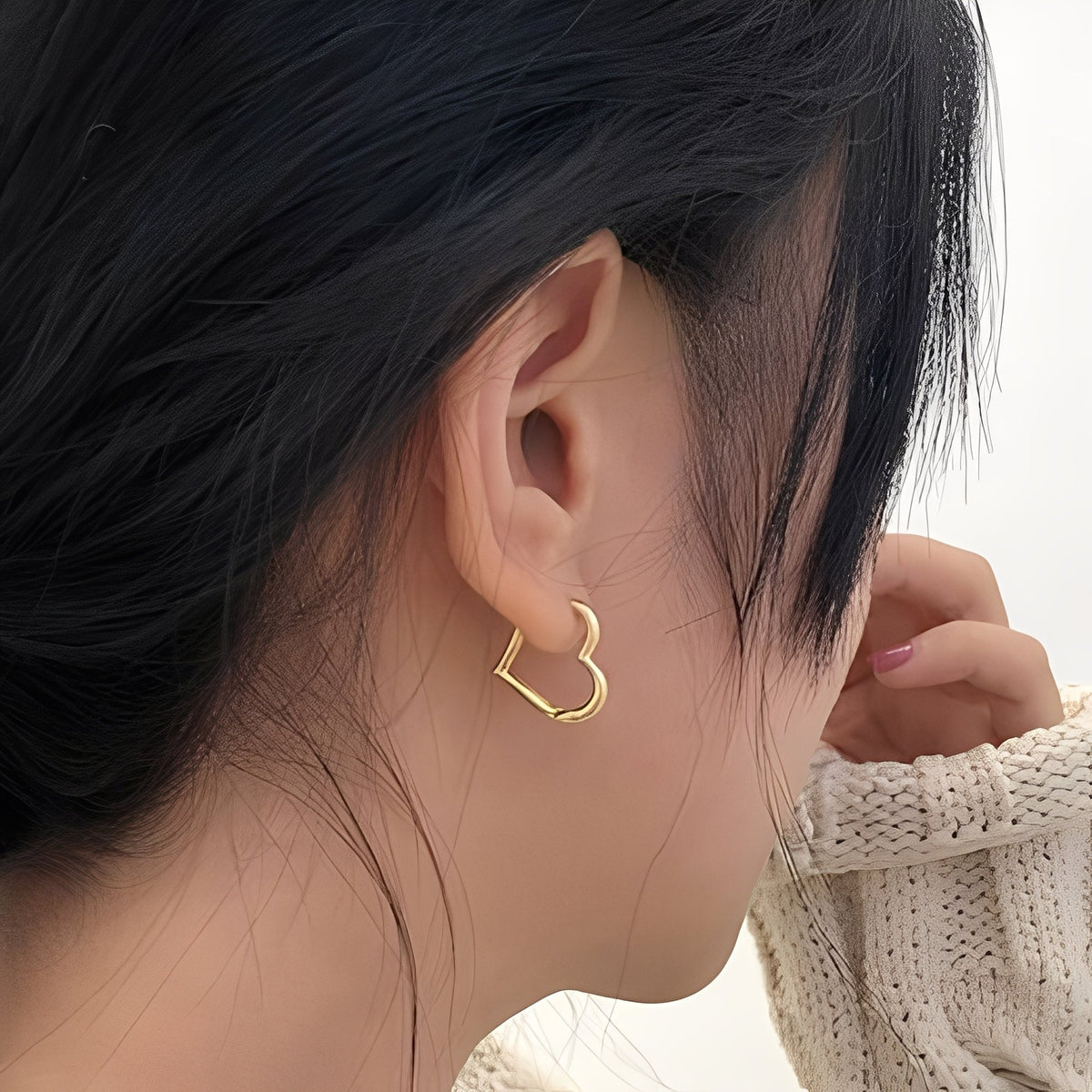 Lena – Gold Heart-Shaped Earrings (pair)
