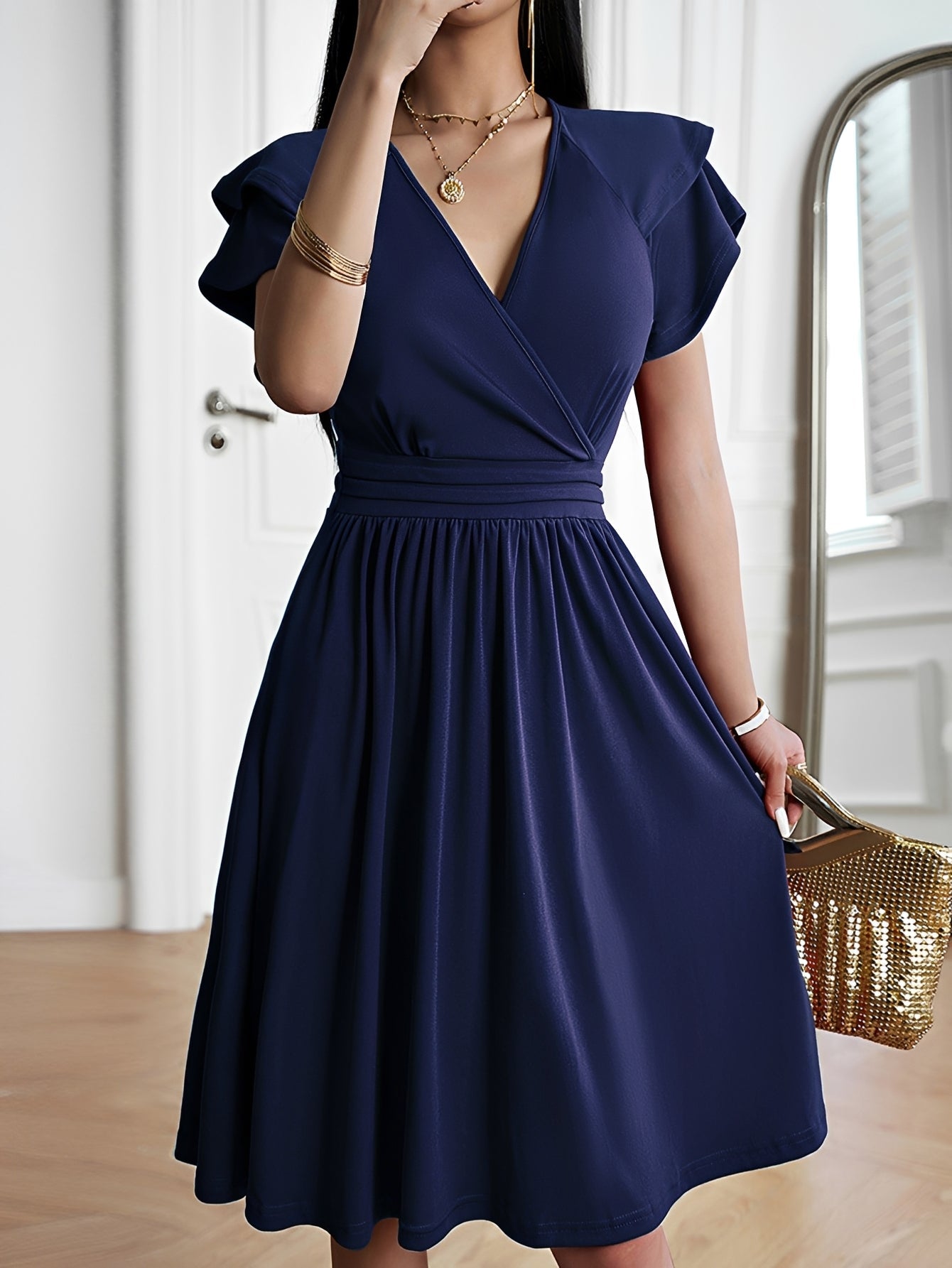 Laura - Stylish V-neck dress for women