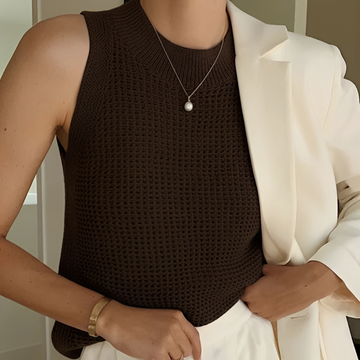 Carmilla - Trendy sleeveless tops