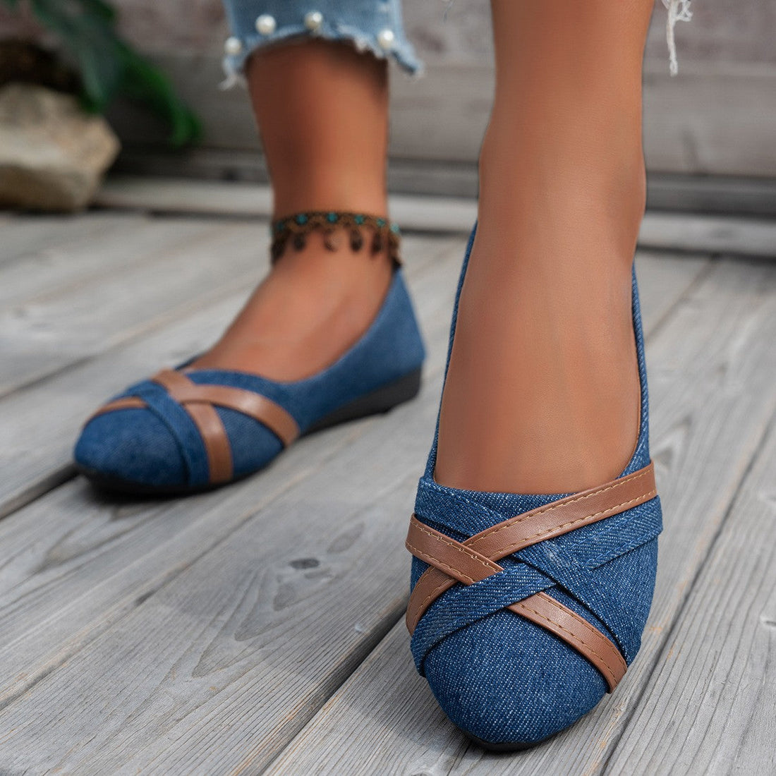Leora - Women's stylish cross-strap shoes