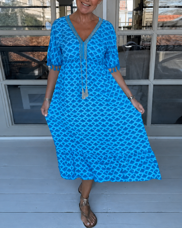 Nimrah - Trendy V-Neck Midi Dress