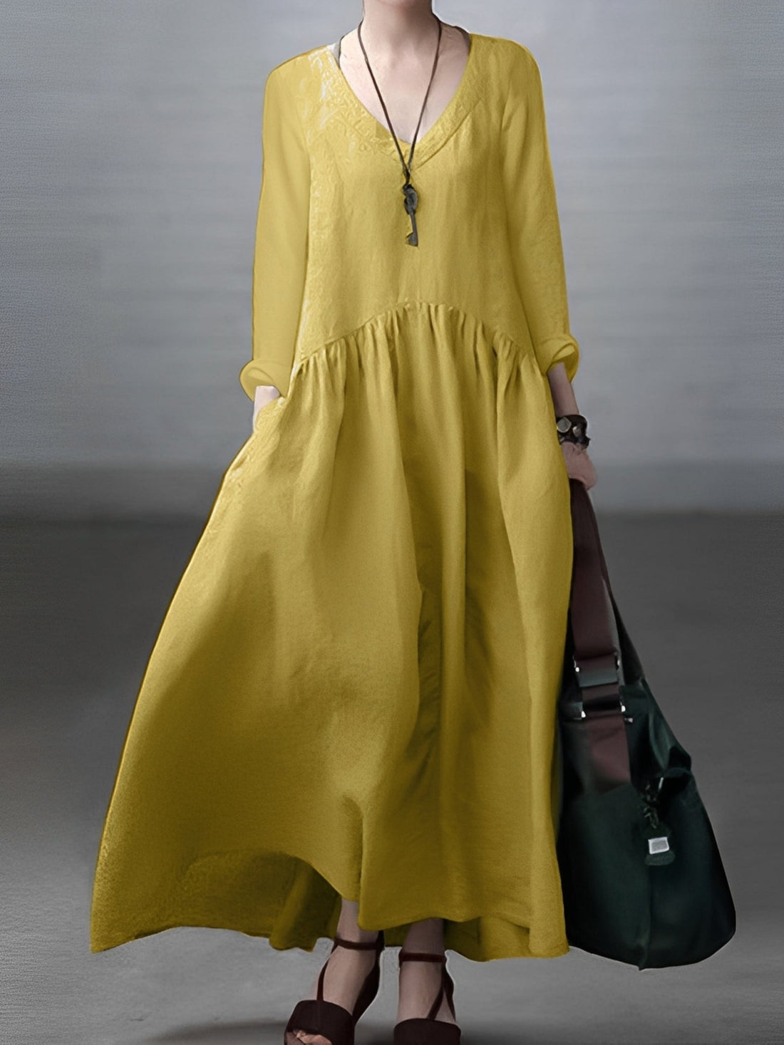 Lindy - Casual, loose-fitting dress with V-neck for women