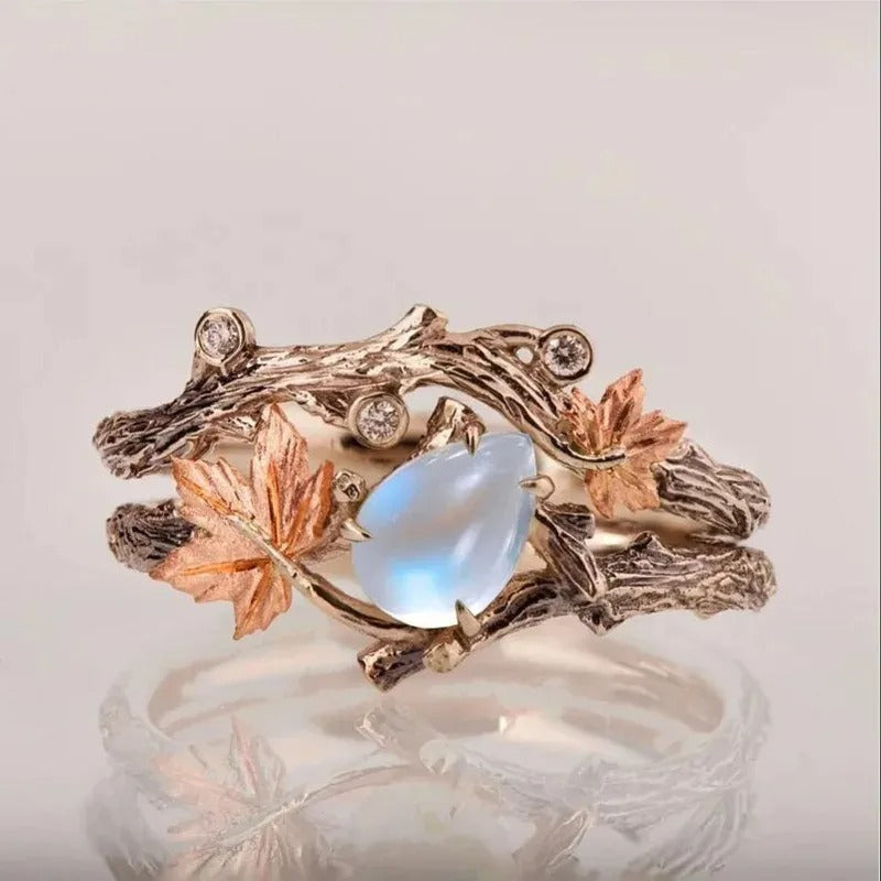 Ysia – Ring of Moonstone in Natural Style