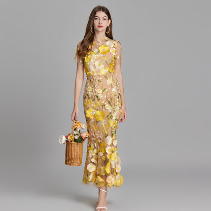 Nina - Trendy dress with floral embroidery for girls