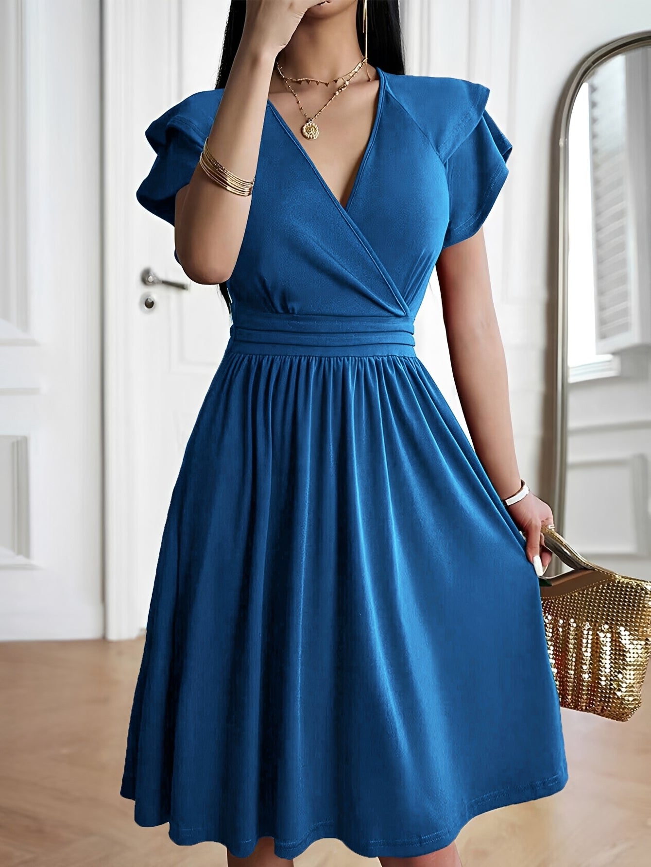 Laura - Stylish V-neck dress for women