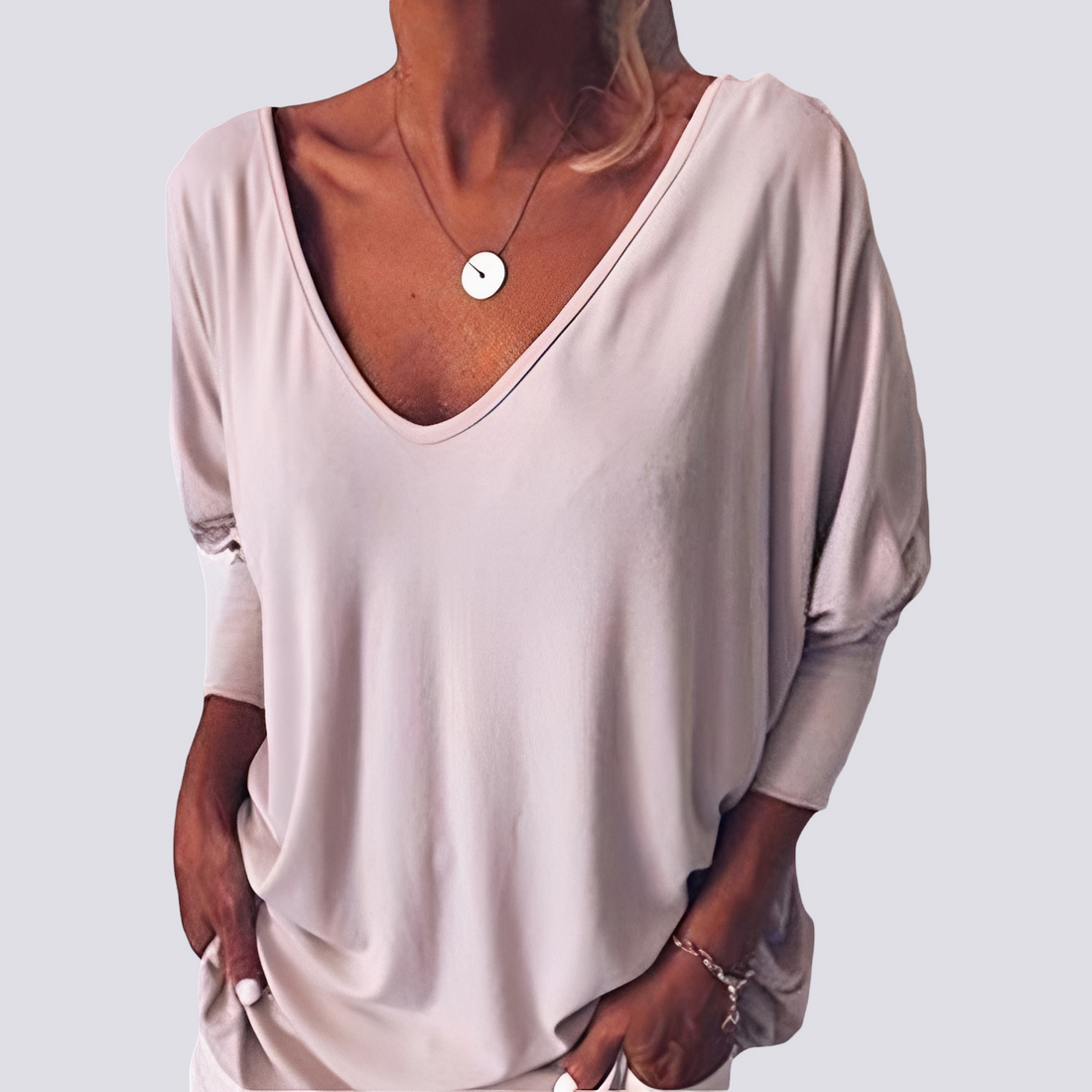 Bernice - Fashionable top with buttoned back