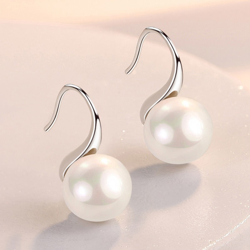 Cess – Vintage earrings with elegant pearls