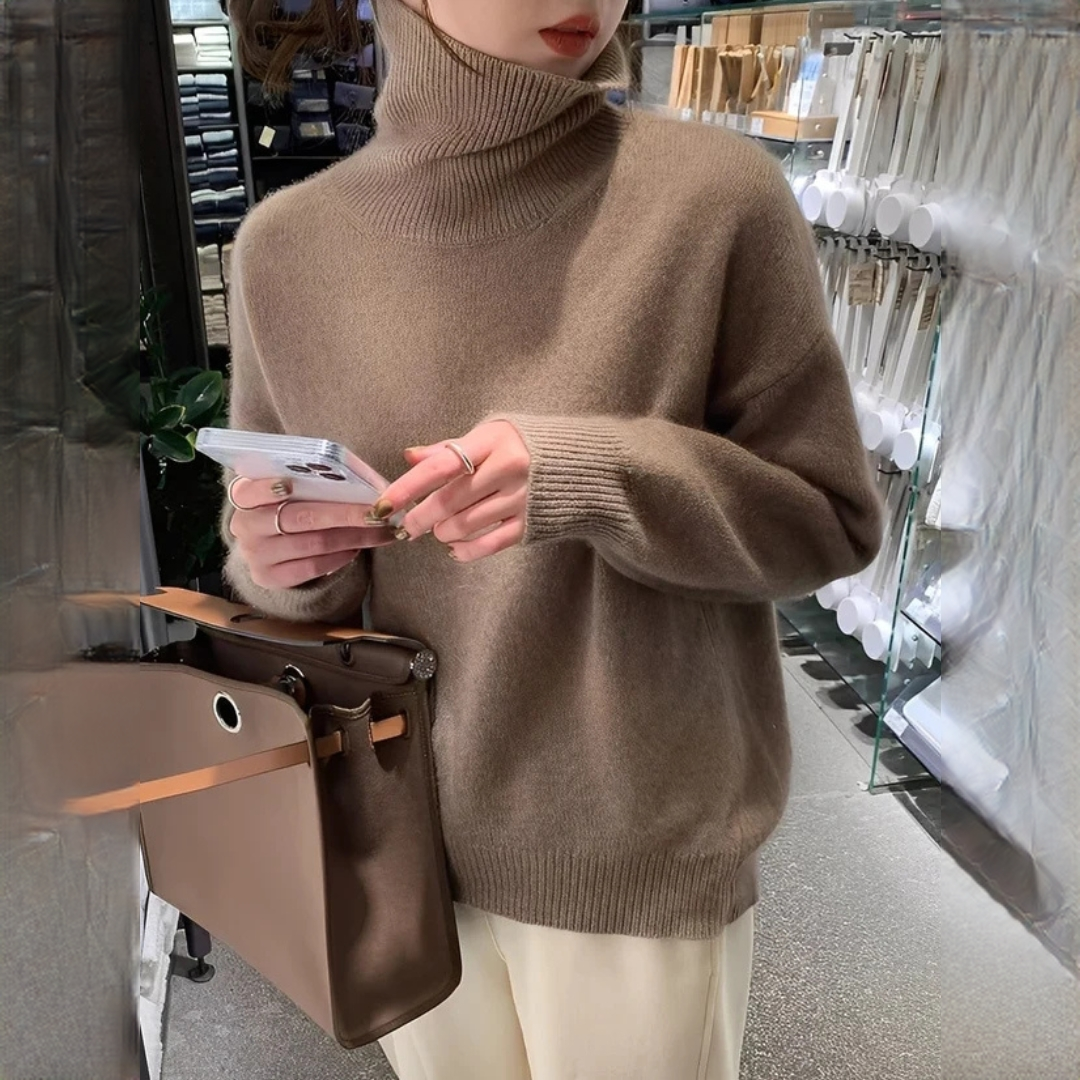 Adrienne - Stylish and warm turtleneck sweater