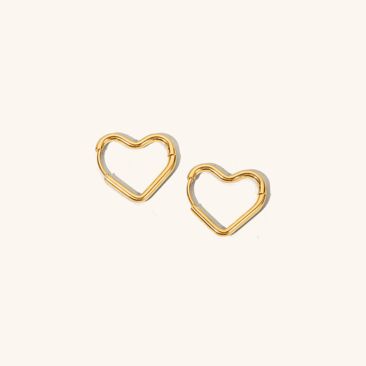 Liana – Earrings in the shape of heart