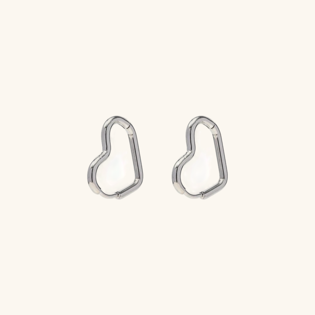 Liana – Earrings in the shape of heart