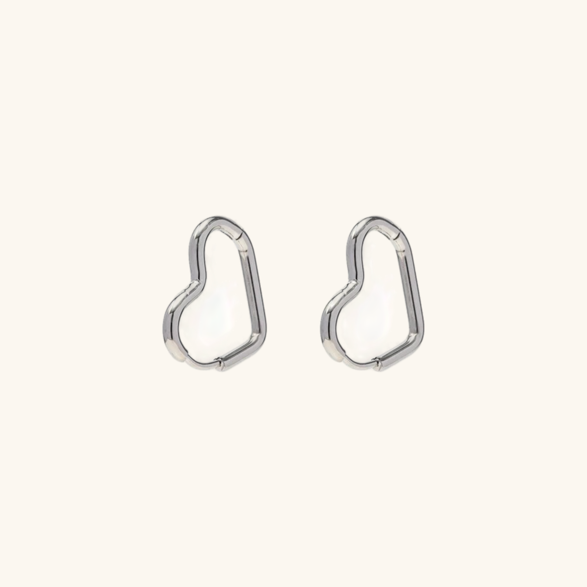 Liana – Earrings in the shape of heart