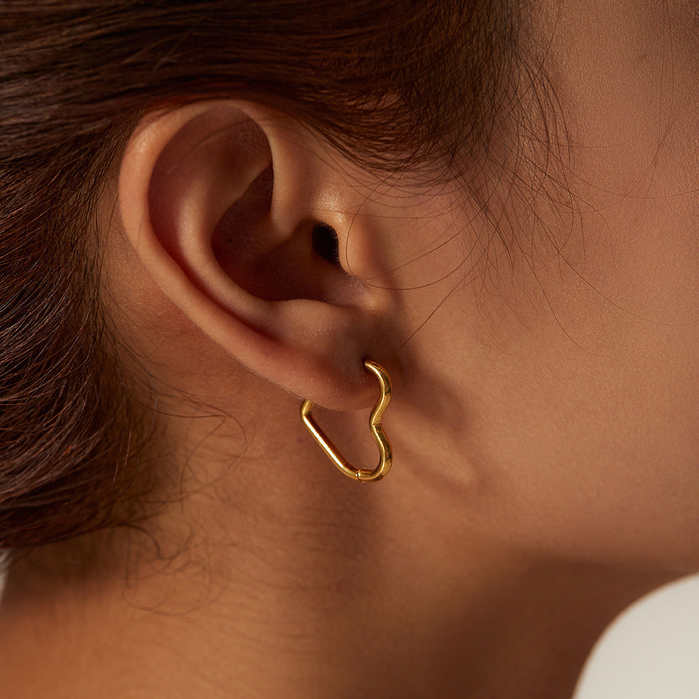 Liana – Earrings in the shape of heart