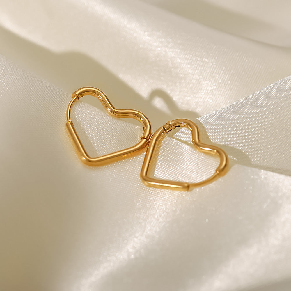 Liana – Earrings in the shape of heart