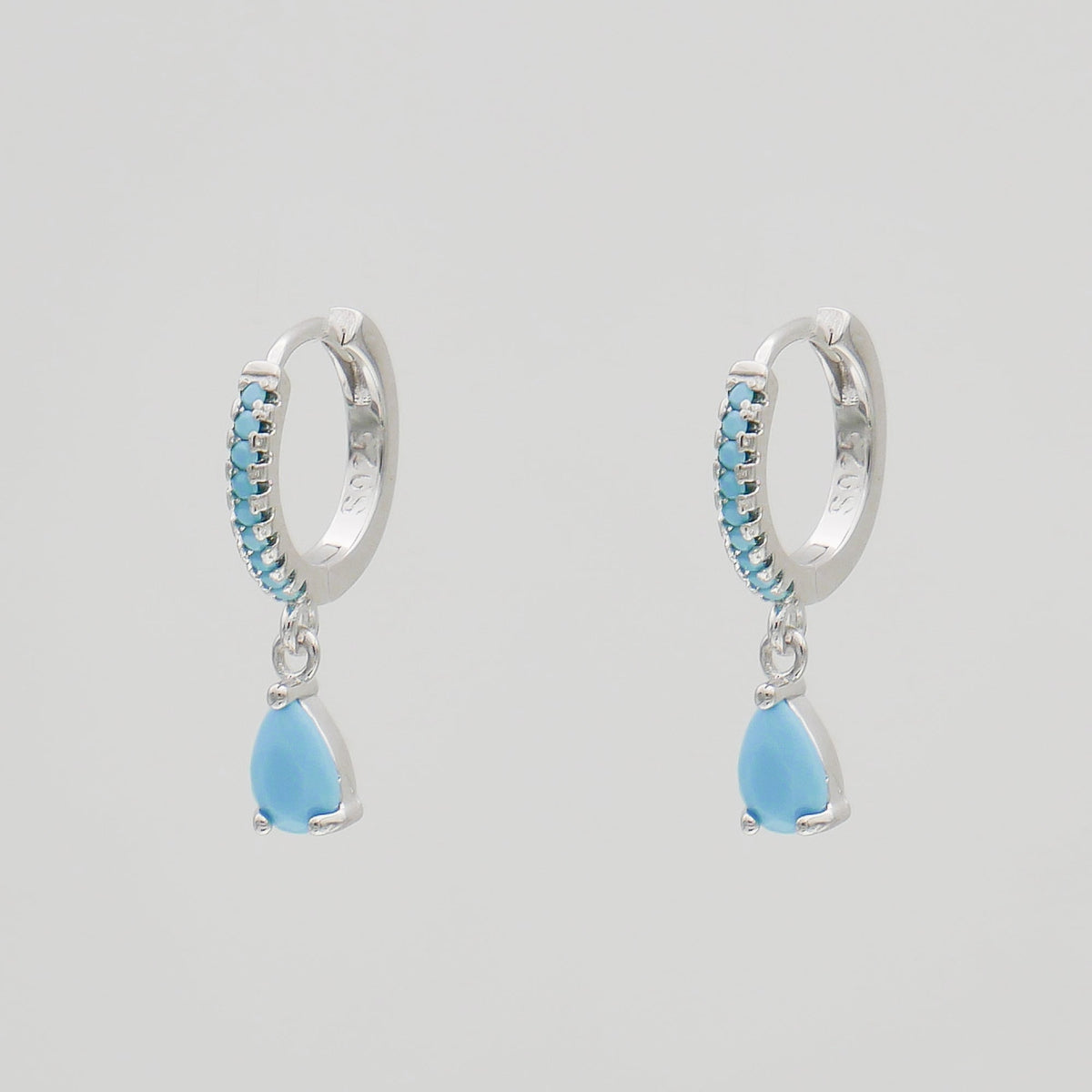 Aurora – Earrings with gemstones