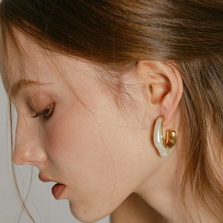 Yoona – Pearl Earrings