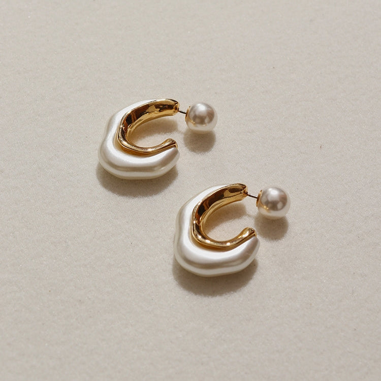 Yoona – Pearl Earrings