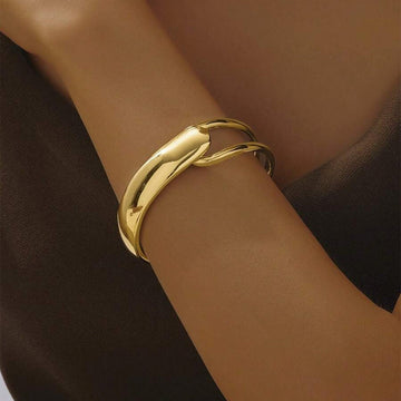 Livina – Fine and Elegant Gold Bracelet