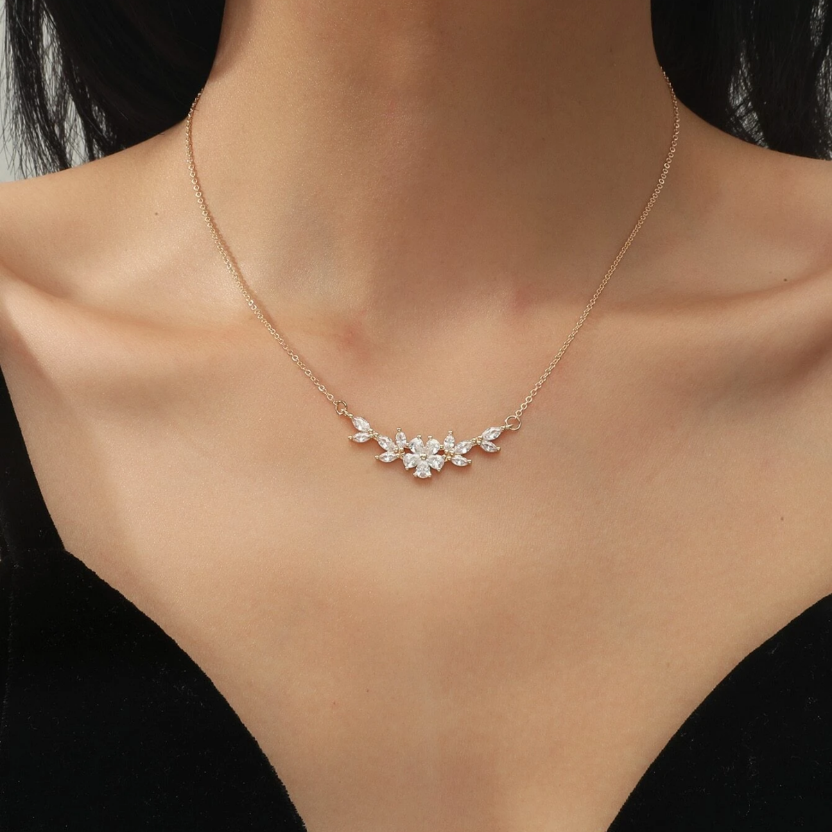Flower charm necklace - Necklace of shiny petals