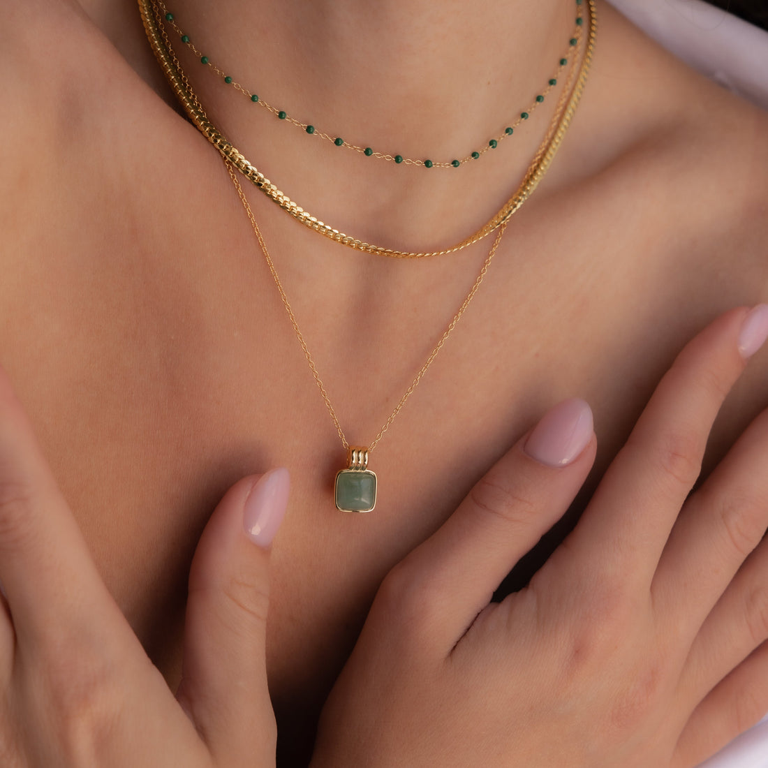 Jade necklace with pendant - Bright jade necklace