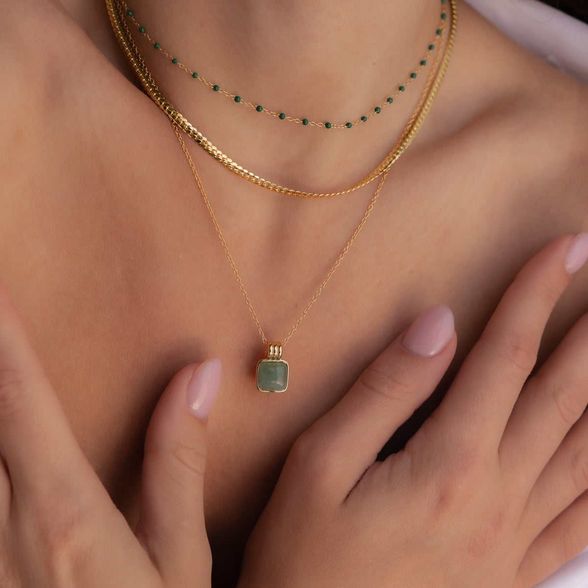 Jade necklace with pendant - Bright jade necklace