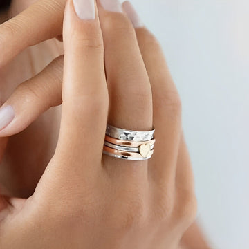 Amara – Spinning Heart Shaped Ring