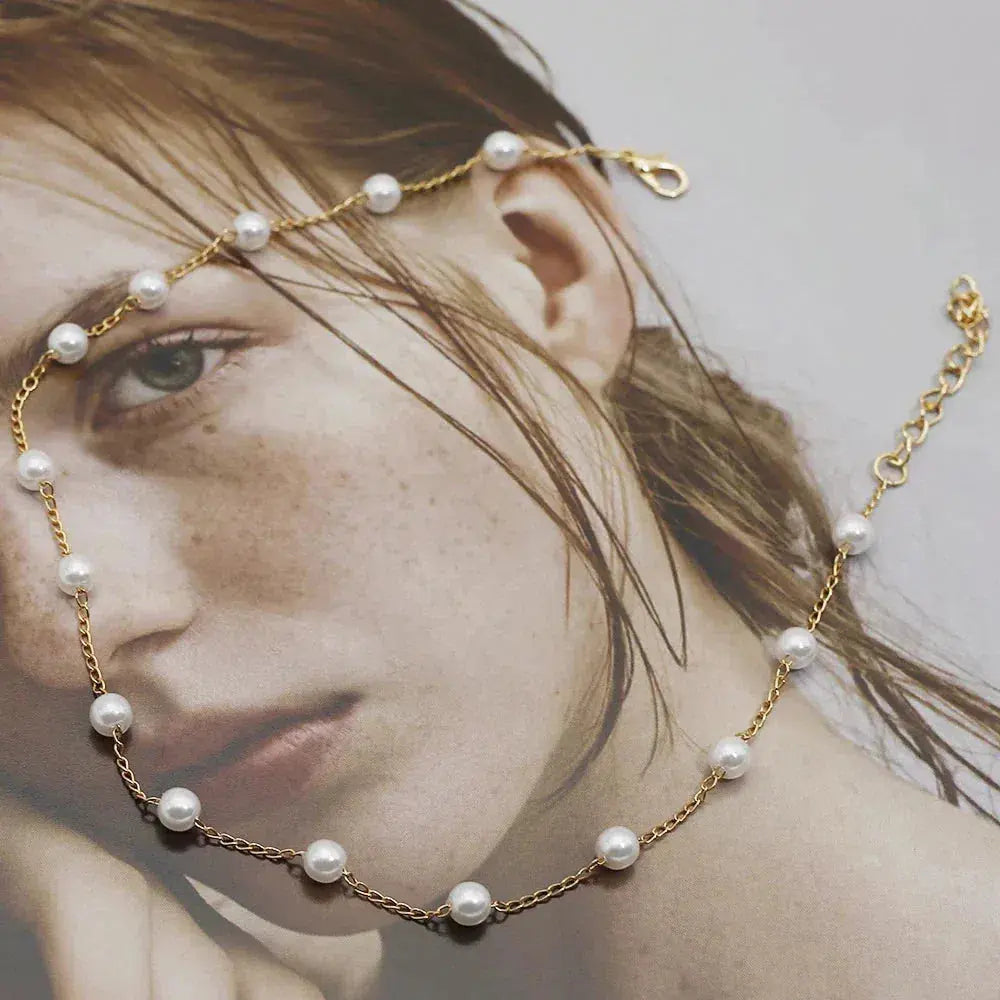 Vivienne – Golden Pearl Necklace