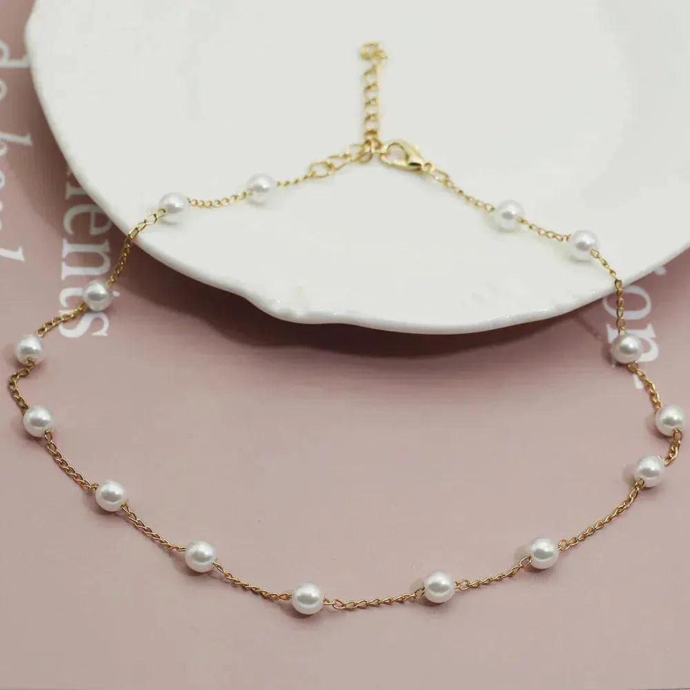 Vivienne – Golden Pearl Necklace