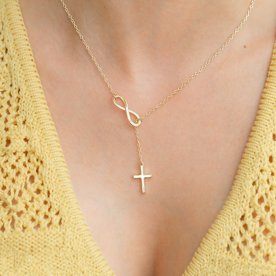 Yuna – Necklace with infinite cross pendant