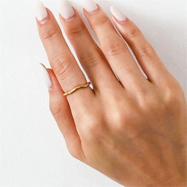 Dianne – Chic Gold Stackable Ring