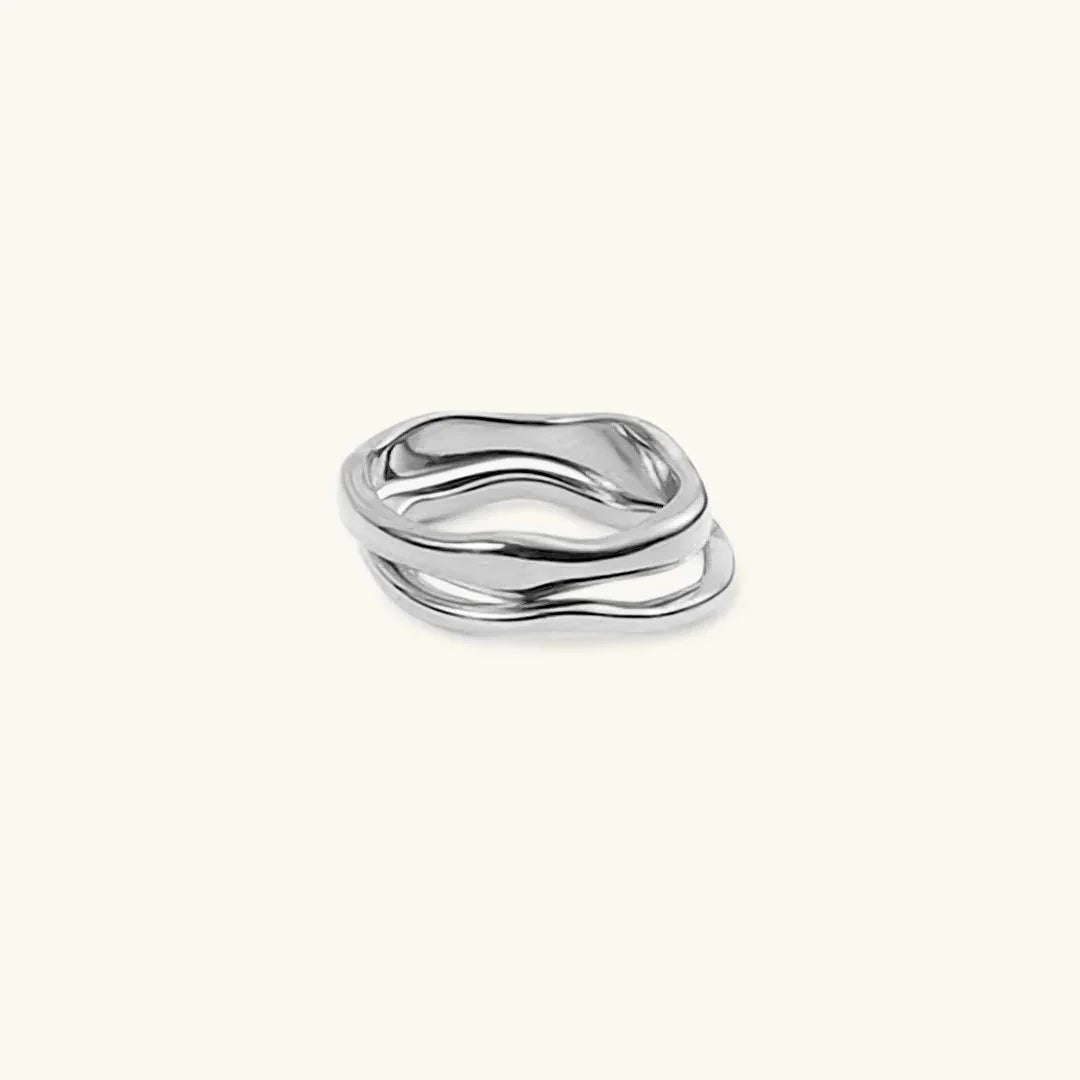 Dianne – Chic Gold Stackable Ring