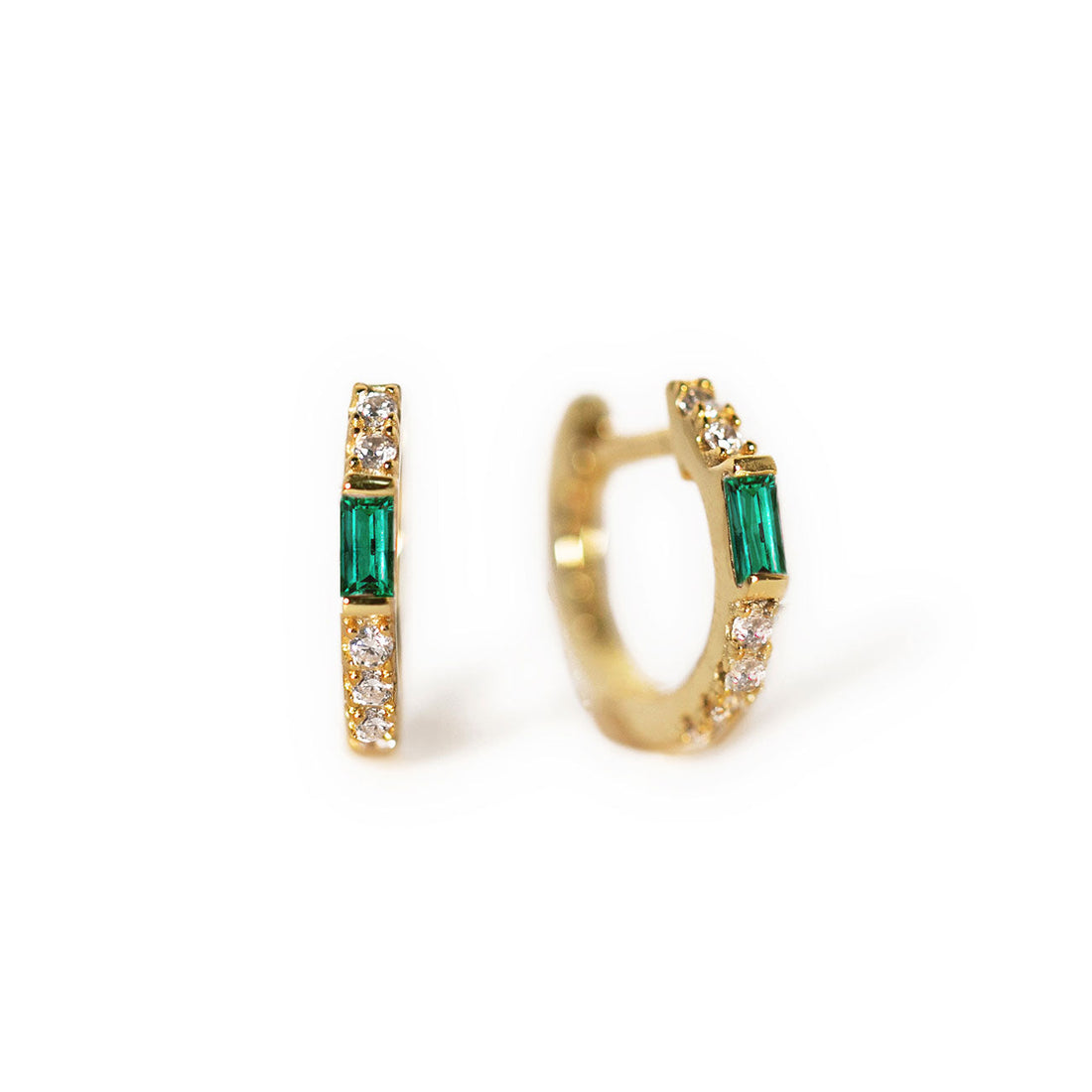 Huggie Earrings of Baguette Gemstone (Emerald)