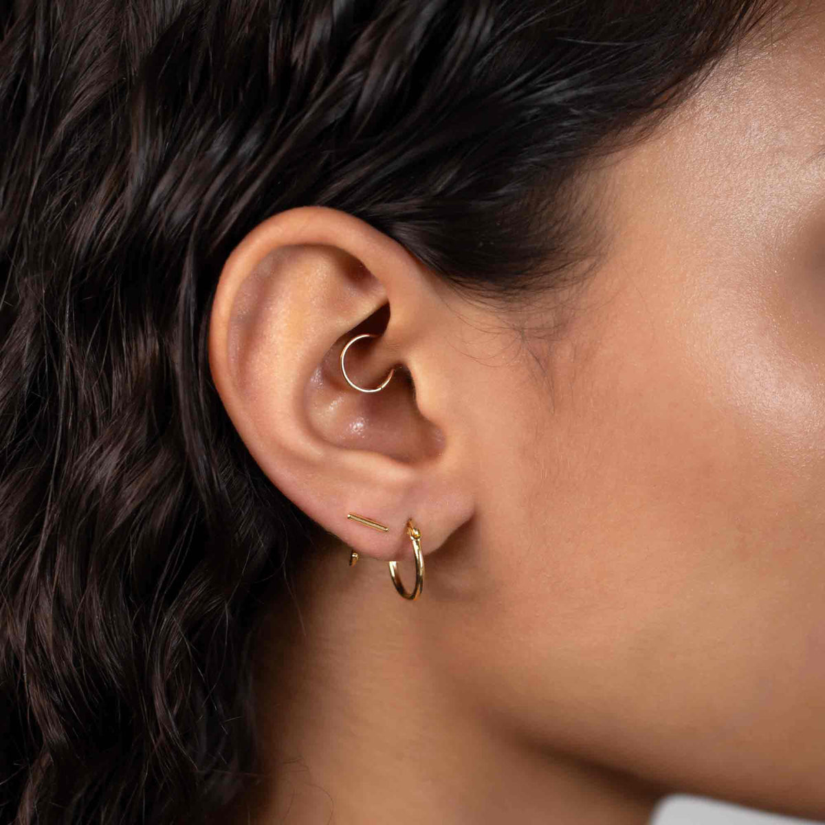 Rima - Huggie Bar Earrings