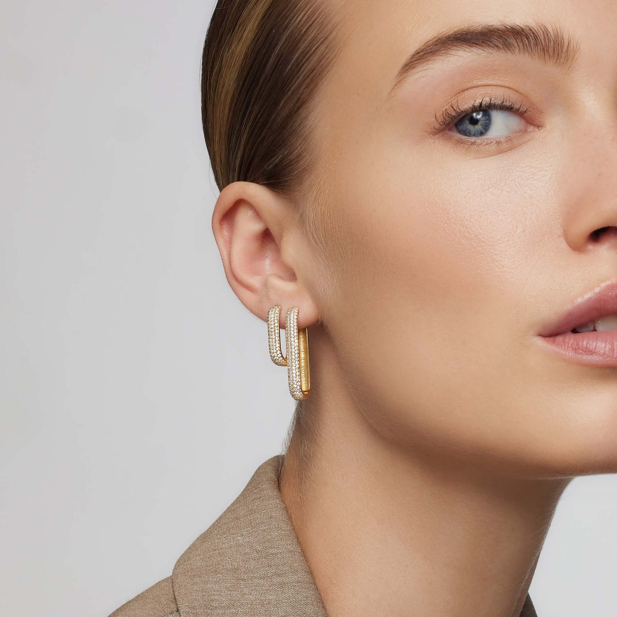 Selena – Iconic Pavé Hoops