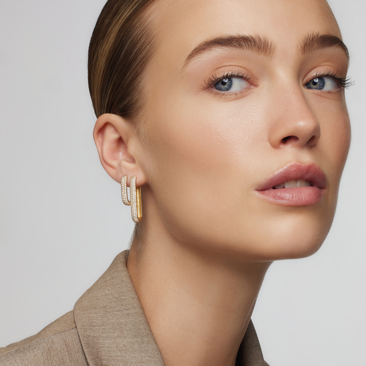 Selena – Iconic Pavé Hoops