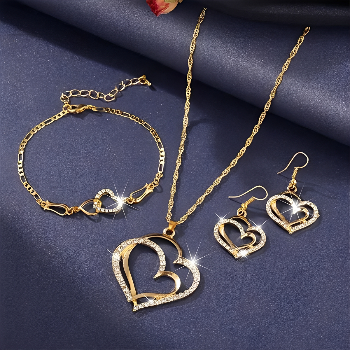 Celia – Romantic Necklace & Earrings Set in Gold