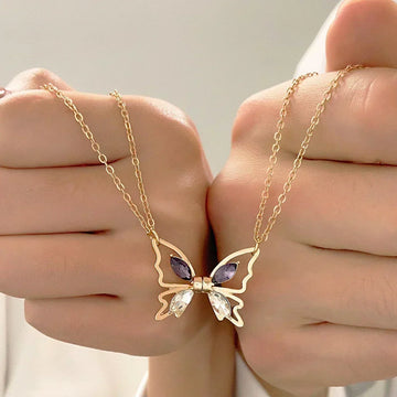 April – Magnetic Butterfly Necklace in Gold