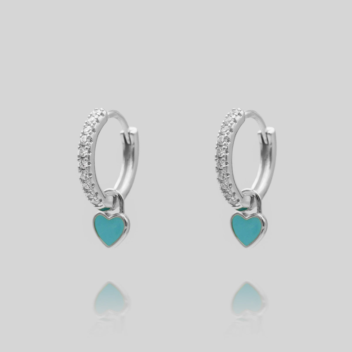 Gabby – Huggie earrings in heart shape