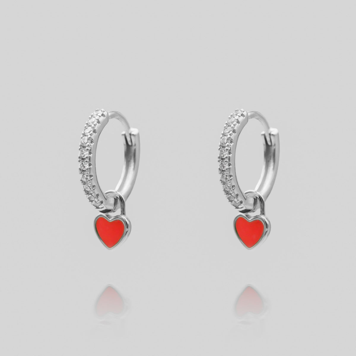 Gabby – Huggie earrings in heart shape