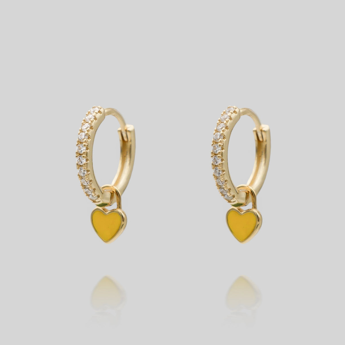 Gabby – Huggie earrings in heart shape