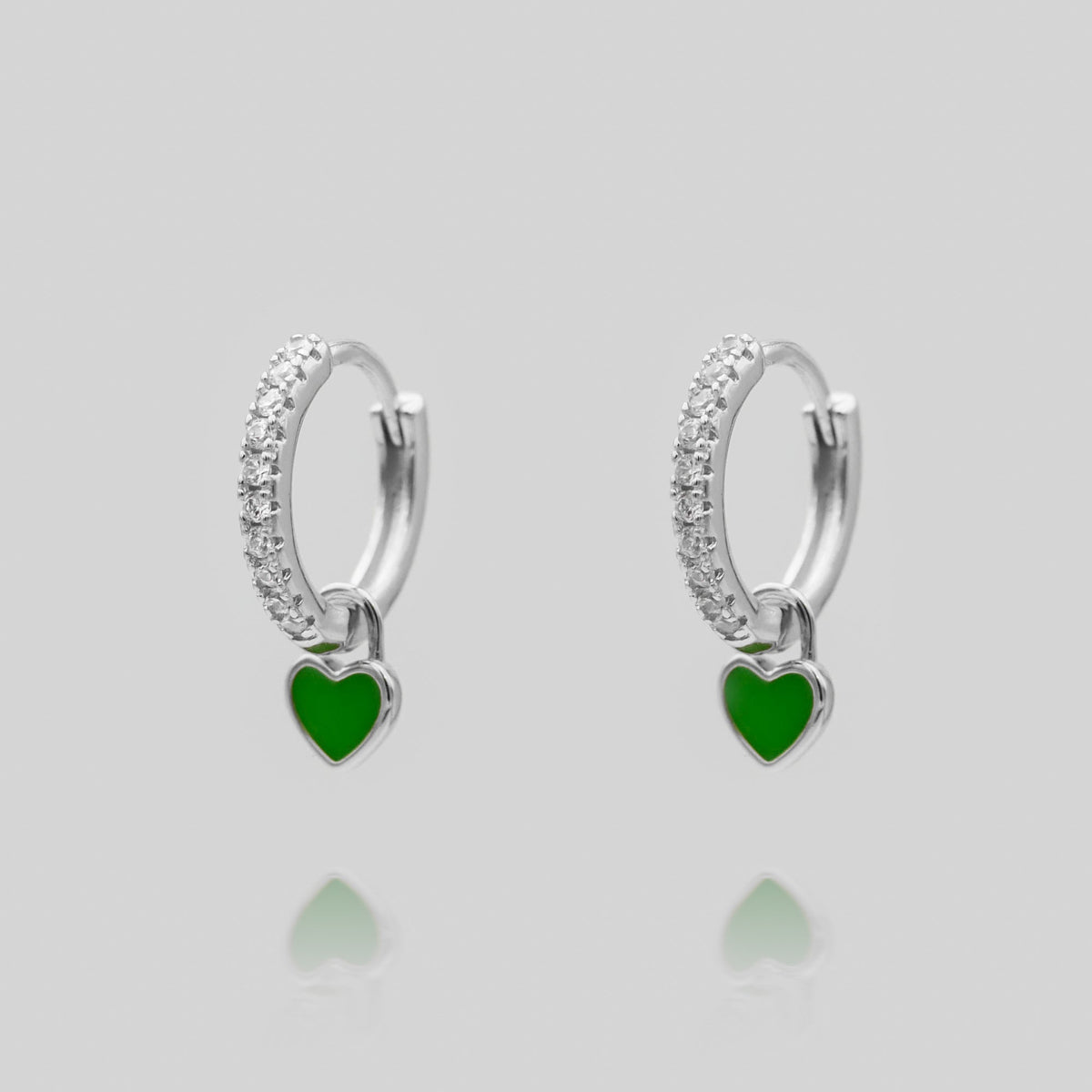Gabby – Huggie earrings in heart shape