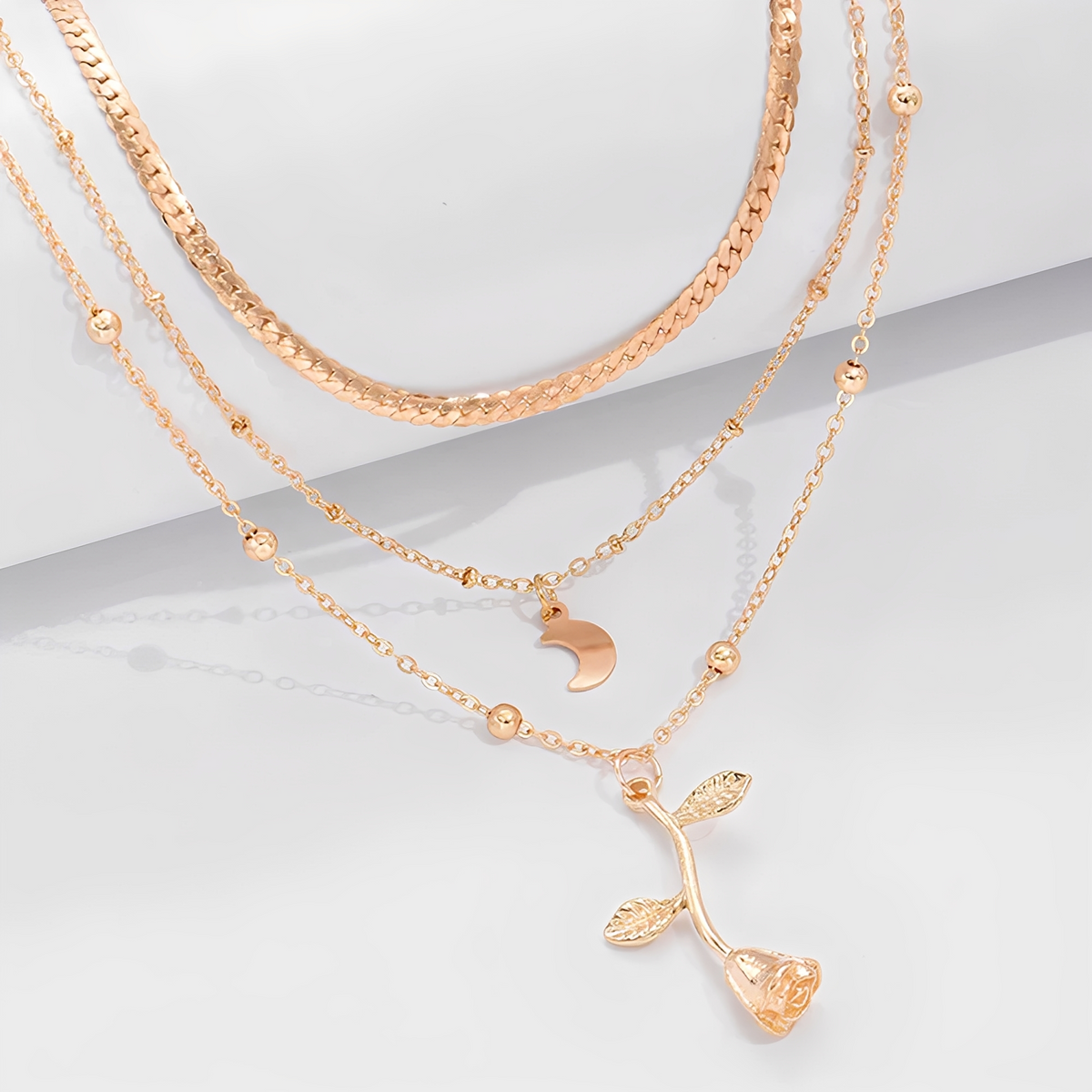 Sylvia – Necklace with pink pendant and gold moon