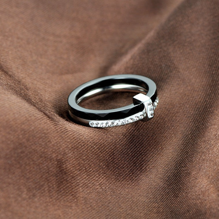 Cerelia – Luxury minimalist ring