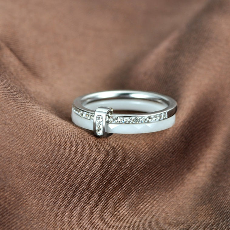Cerelia – Luxury minimalist ring