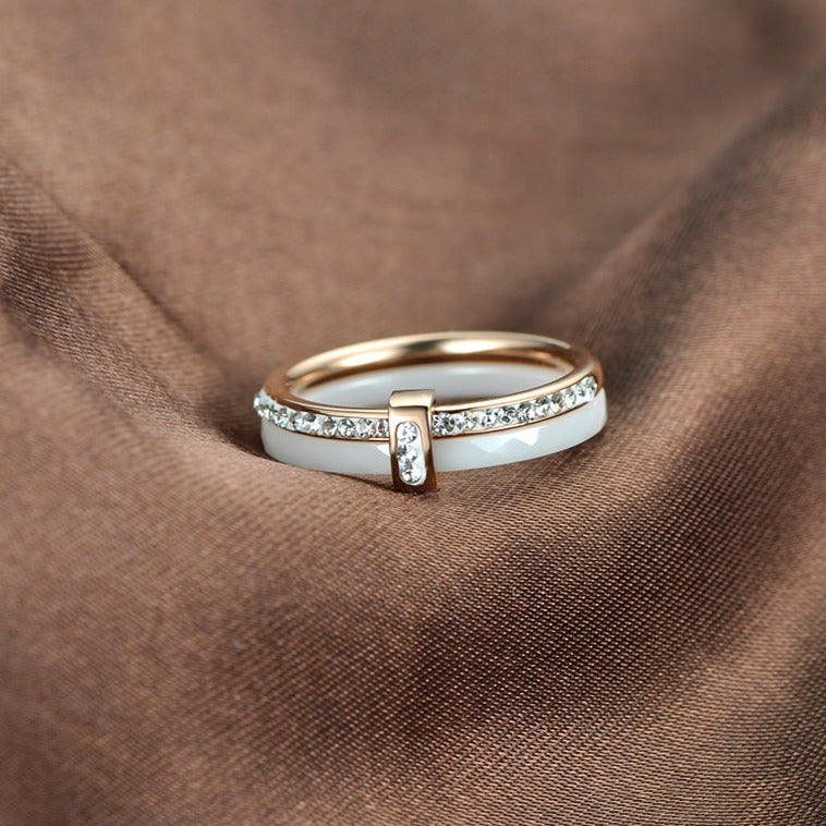 Cerelia – Luxury minimalist ring