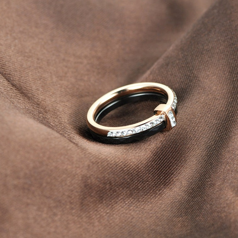 Cerelia – Luxury minimalist ring