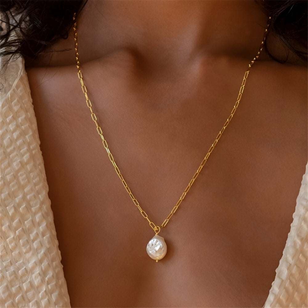 Angelika - Pearl Necklace