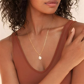 Angelika - Pearl Necklace
