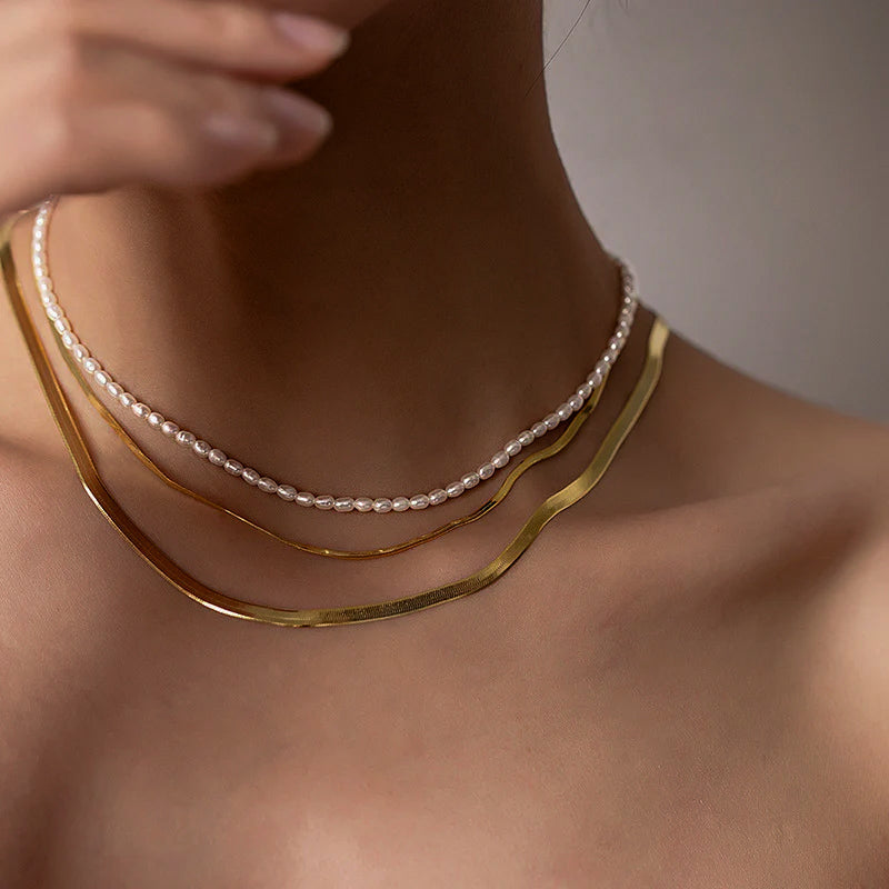 Olivia – Elegant Pearl Necklace
