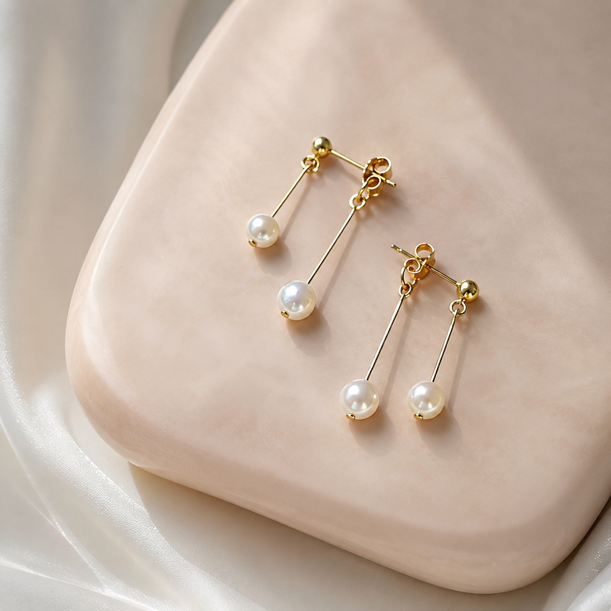 Alice – Hanging Pearl Romantic Earrings