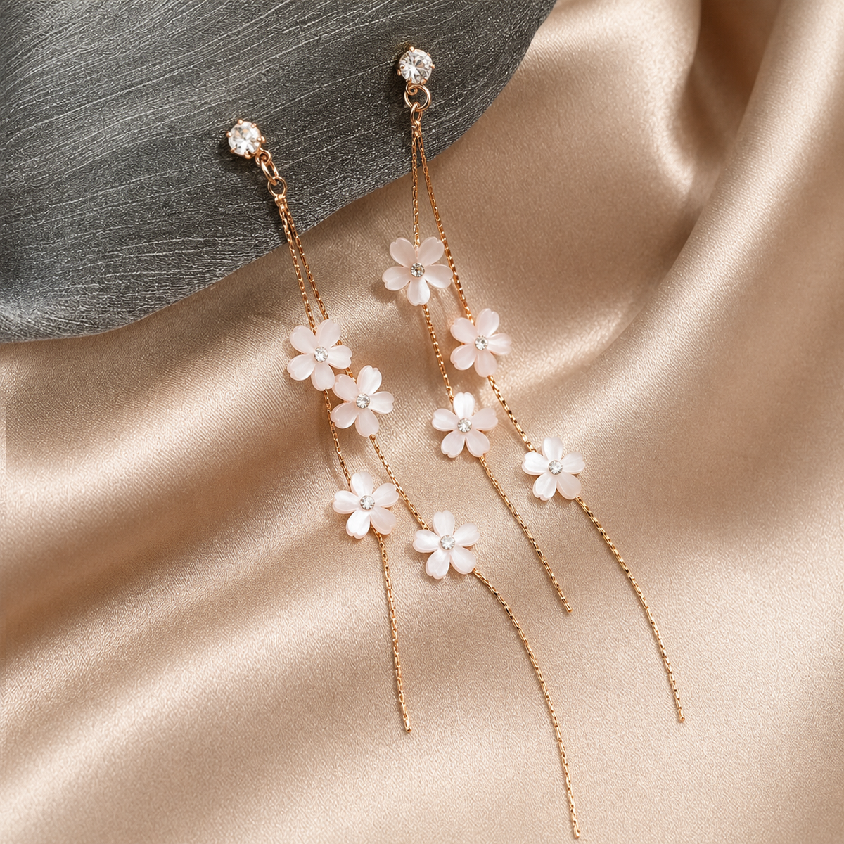 Yuri - Earrings of White Jasmine Thread